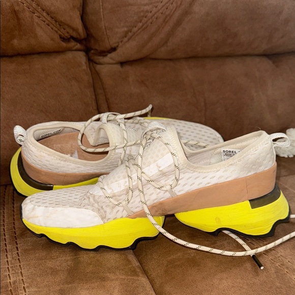 Sorel Kinetic Impact Women's Sea Salt Yellow Sneakers Size 8.5 Good Used - Picture 4 of 8